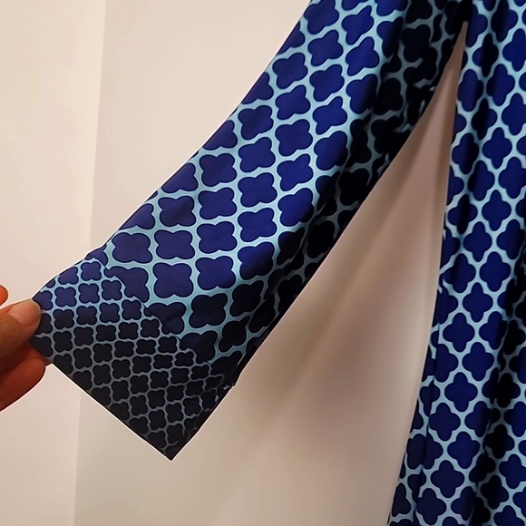 Charlie Paige Tunic V-neck Midi Dress - Picture 10 of 14